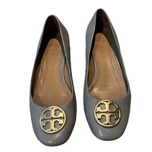 TORY BURCH GRAY LEATHER CHELSEA HEELED BALLET FLATS, Size 9